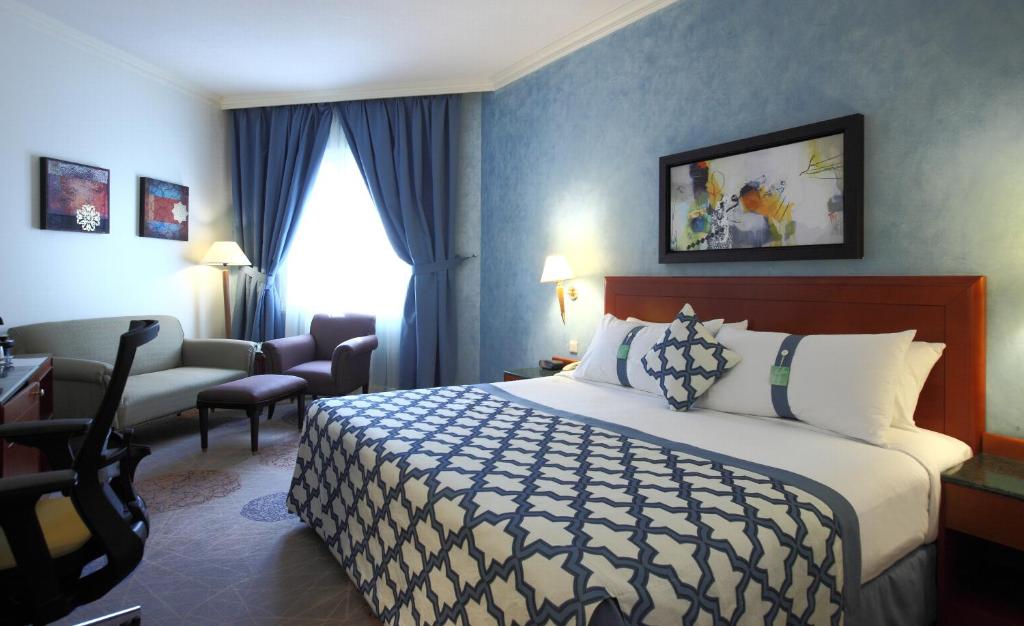 KING BED NON SMOKING ROOM